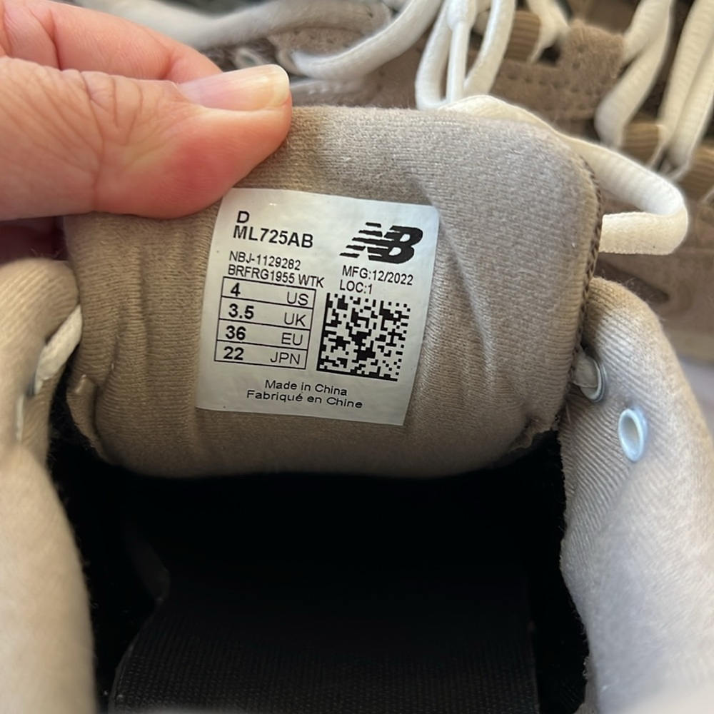 New Balance 725 - Picture 4 of 5